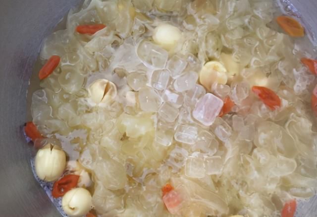 春天湿气重,多喝这碗糖水,祛湿清热又甘甜,我隔两天喝一次