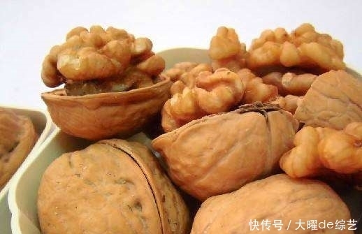 核桃|核桃和此物一起食用,健脑,润肺护肤,补肾乌发,不吃亏大了