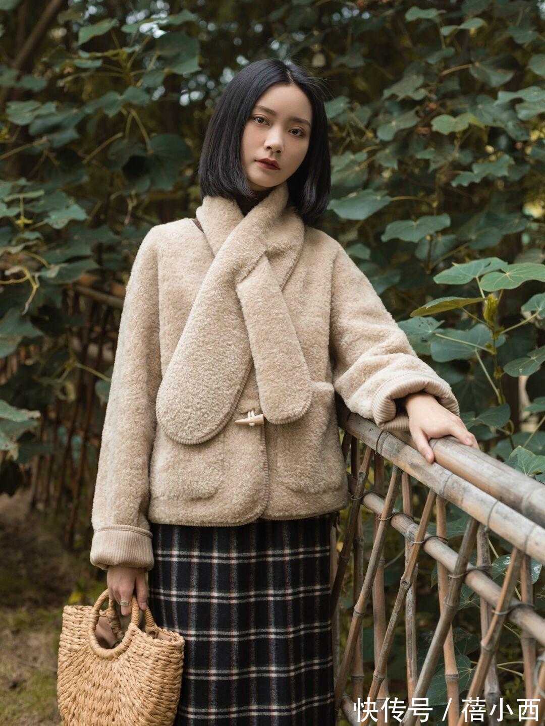 春节 新年春节出街就穿羊羔毛外套,秒变吸睛时髦精,搭配裙子裤子都美