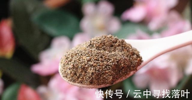 黑米|秋天,少吃栗子多吃它,炒熟碾碎用开水一冲,每天吃2勺真香啊!