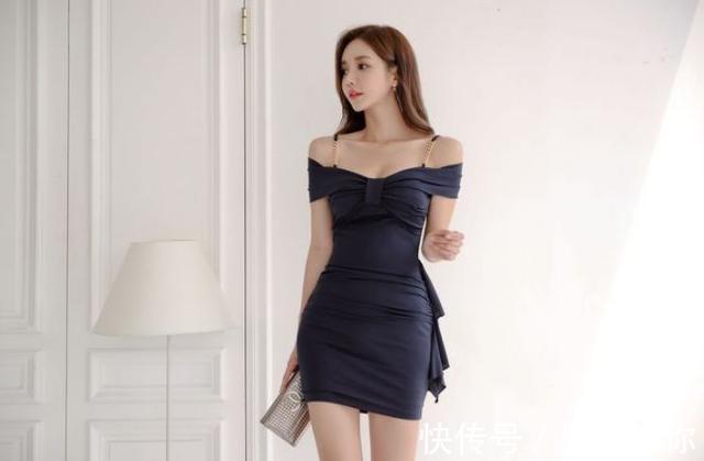 高挑 -青春灵动的紧身裙美女,秀出纤细高挑的身材,真漂亮!