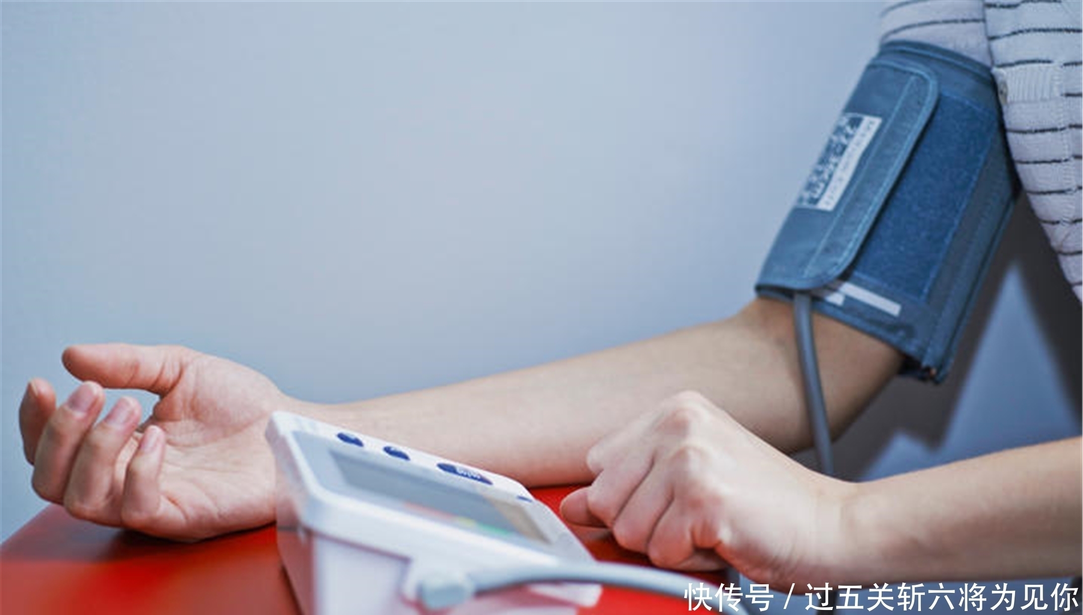 高血压|为什么不建议高血压患者喝酒？3个危害不是吓唬人，要对自己负责