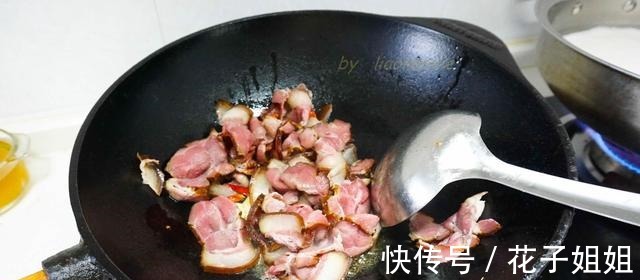 米饭|夏季吃腊肉,跟它是绝配,简单一炒特别抢手,米饭都要多吃一碗!