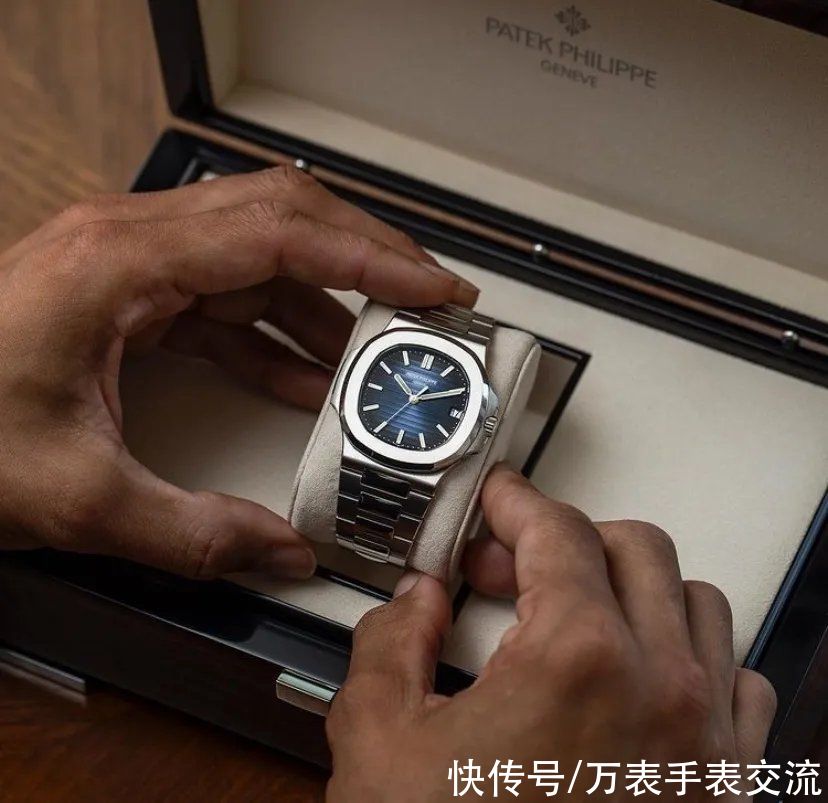 钢表|劳力士柜员比表多，百达翡丽源邸看不到表，手表真的越少越火吗？