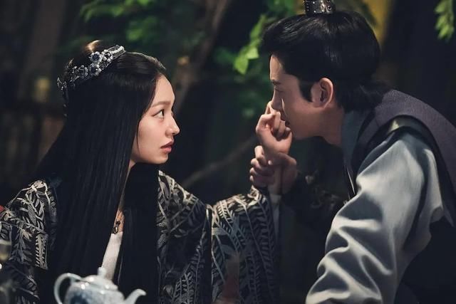 贼喊捉贼？王一博在《天天向上》穿汉服，被韩国网友指责是背叛者