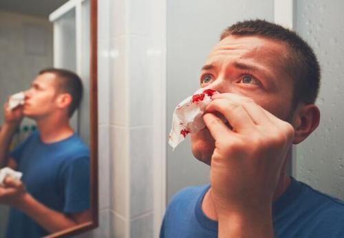 起床|起床时,身体出现3种“表现”,或是中风的前兆,尽快就医才好