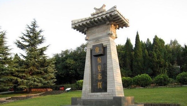 中国有3座“怪墓”:1个全是毒,1个全是铁,最后1个找不到!