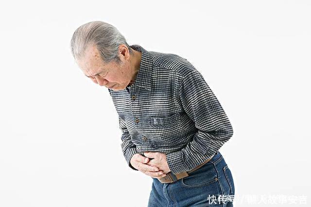 高血脂|57岁中医提醒:秋天用1片叶子泡水,消灭甘油三酯,高血脂自己好