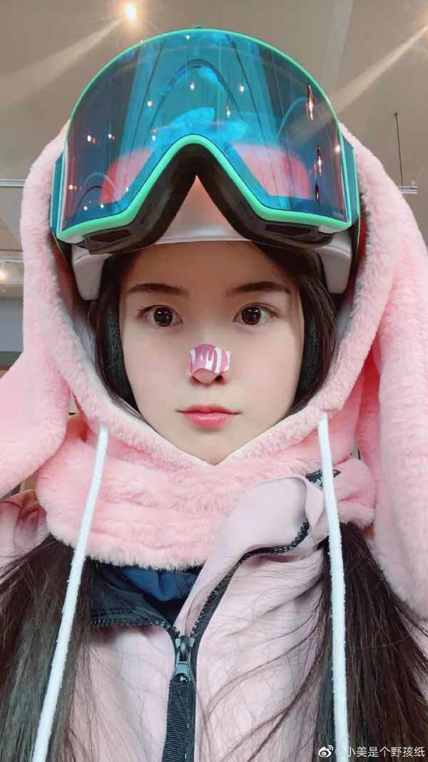 汉服|美翻了！95后小姐姐穿汉服滑雪，网友：这是御剑飞行吧