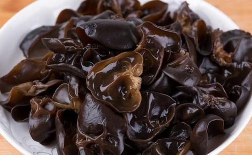 合适|秋天这道菜很合适,隔夜便要扔掉,实在可惜了,很多家庭经常中招