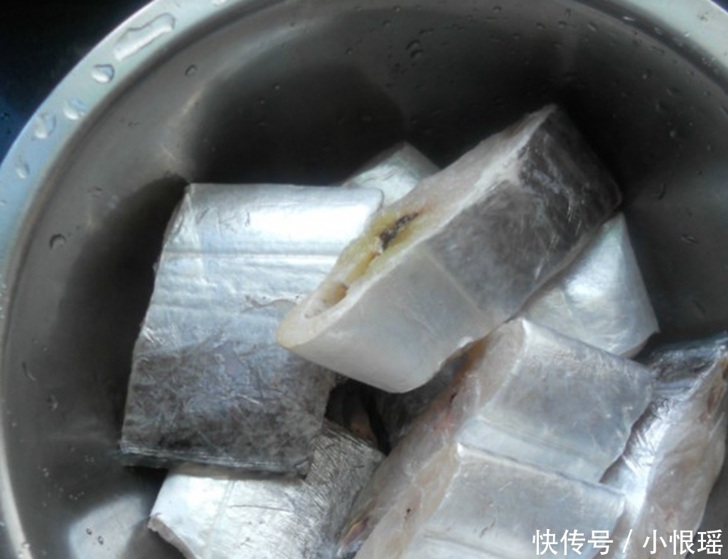 厨娘透露：干煎带鱼，不需要裹淀粉和蛋清！只需一招，酥脆不粘锅