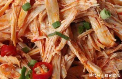 每一口孩子都吃的好满足,肉质滑嫩不柴,撒上芝麻更香!香!香!