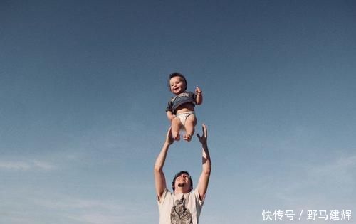 家长|天天喝牛奶就能长高吗?家长别被误导了,有些真相很“残酷”