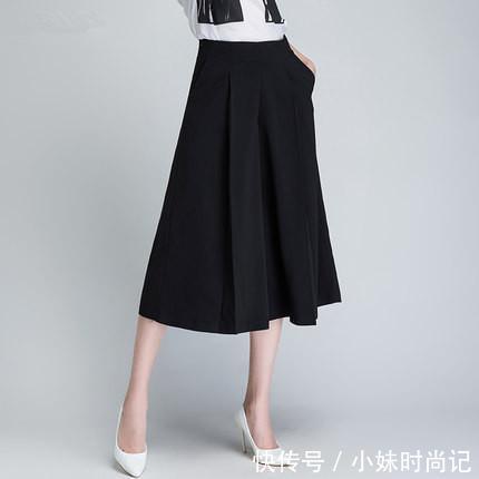 喇叭裤 不要穿老套的运动装了,现在潮女都穿这样的时尚女装,超百搭