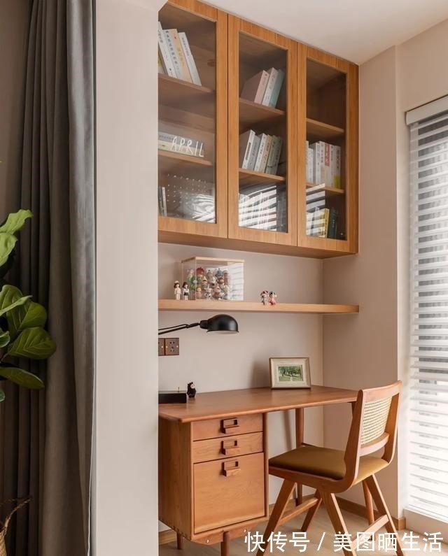 玄关柜|68平的精致两居室，独居小妹妹真懂生活，双面柜的设计非常巧妙！