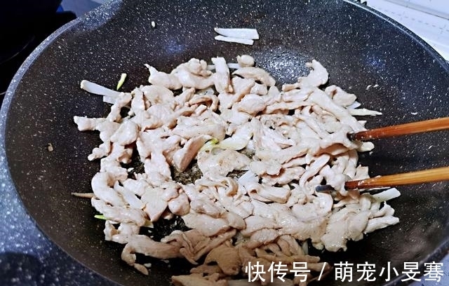 关晓彤晒出减肥食谱，全是妈妈亲自搭配，难怪个高还那么瘦，服气