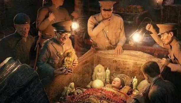 要塞|为何古人去世时嘴里要塞东西?乾隆口含昆虫入葬,武则天残忍至极