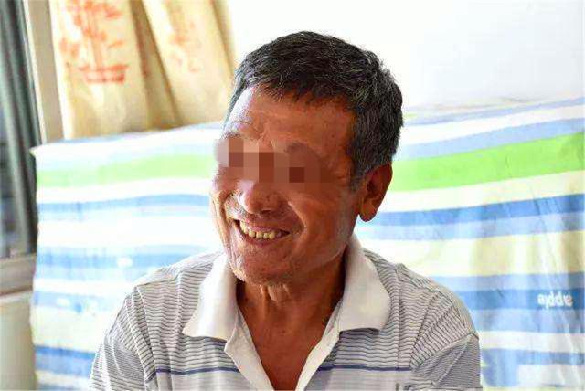 取名|爸爸姓“屎”,妈妈不愿双胞胎随父姓,爷爷巧妙取名,全家点赞