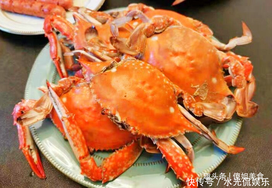 入味|蒸螃蟹时,直接上锅蒸就废了,多做这1步,蟹肉鲜香入味不流黄