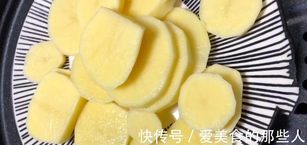 手把手教你做炝拌面鱼，口感香辣味美筋道滑溜，做法比面条简单！