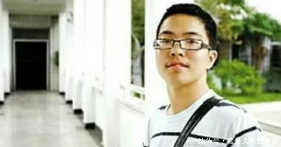 满分|他高考作文仅写755字,有30字阅卷组长也不认识,却被评为满分作文