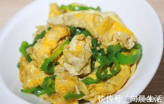 搅拌|炒鸡蛋时多加一个步骤,炒出的鸡蛋又嫩又滑,一盘不够吃