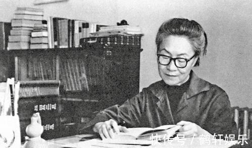 文坛$杨绛评价张爱玲:样貌难看,一脸“花生米”,文笔可以但意境卑下