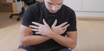 瑜伽垫|小哥挑战在1个月内,做10000个仰卧起坐,看健身结果