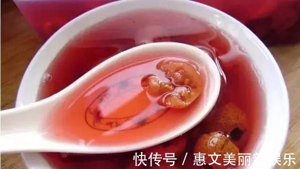 肝脏|中医建议:肝火旺的人,少吃1种肉,多喝2杯水,降肝火、养肝脏