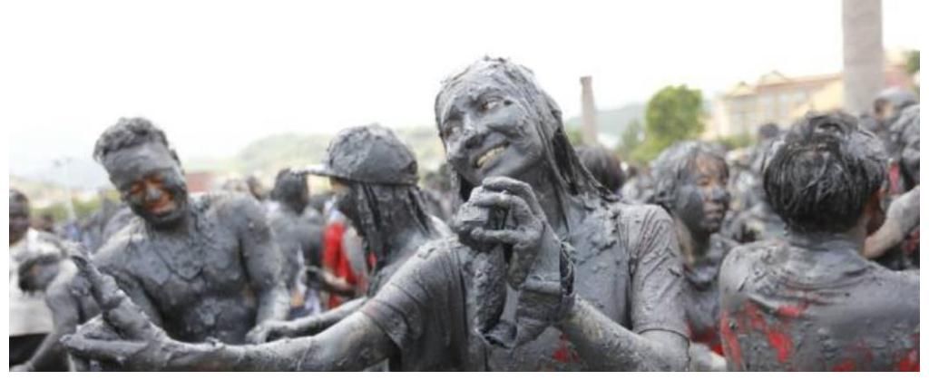 明星|一群明星来云南玩泥巴,看起来有点脏,寓意却很美好