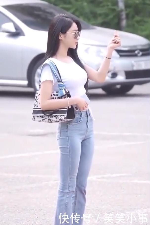 素颜下的高颜值美女,气质不凡