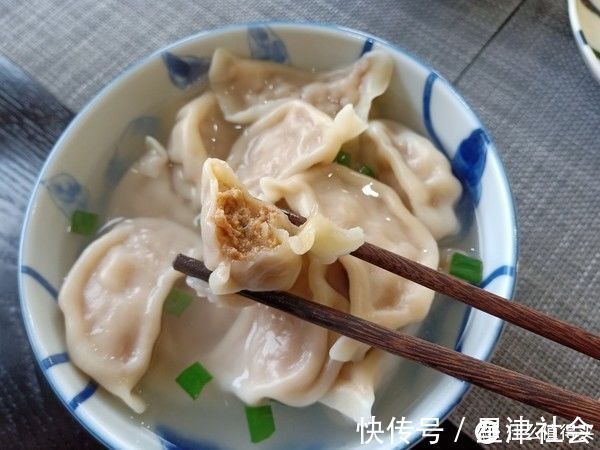 饺子|饺子馅怎么调才好吃?跟我学,一咬满口鲜汁儿,儿子能吃20个