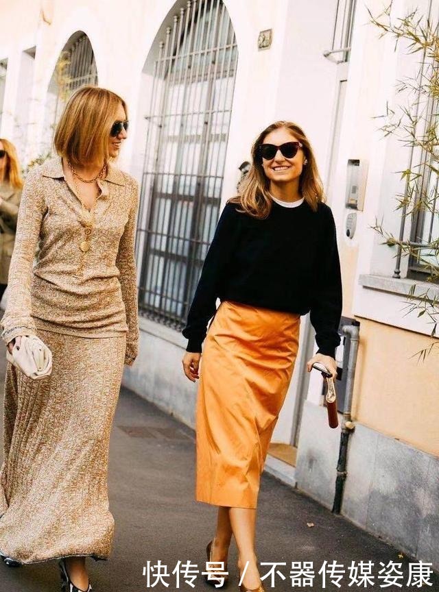 秋冬必备的“毛衣+半裙”,今年流行这样来穿,温暖时髦又显瘦