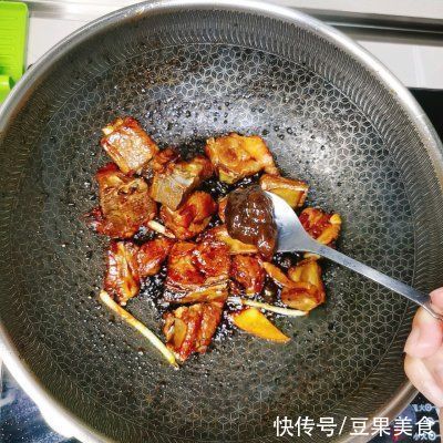土豆排骨|#巨下饭的家常菜#酱香土豆炖排骨