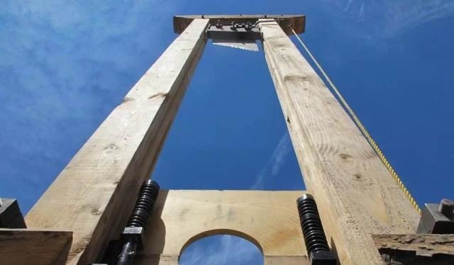 文物|法国有一种巨型的文物,不是你有钱就能收藏,还需要有胆量