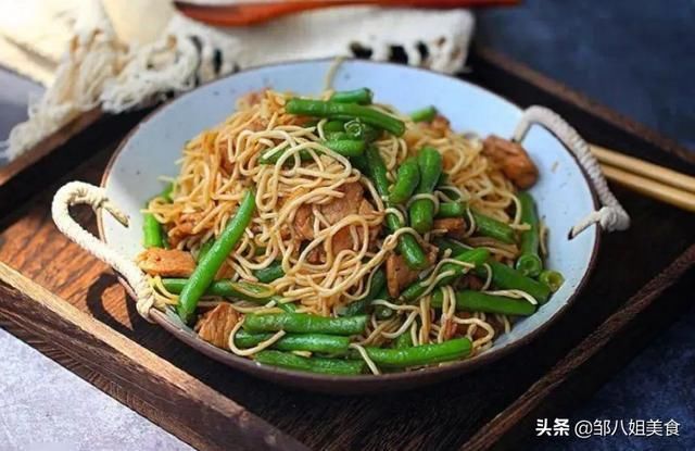 入伏|入伏后这样做面条，简单省事，有面有菜一锅出，好吃不烫嘴，真香