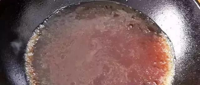 做红烧肉别再用酱油和啤酒了,用它炖,入口即化,一点都不腻!