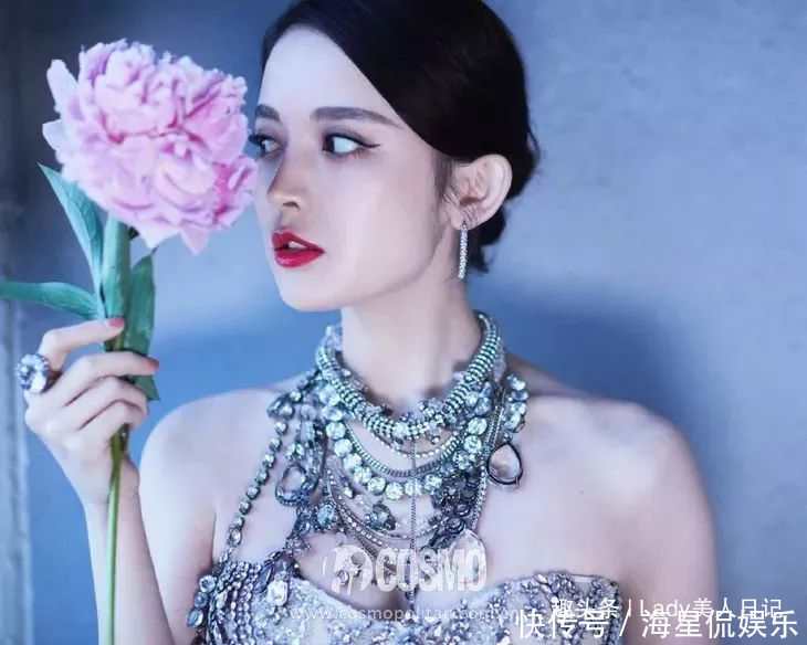 梨花烫|娜扎的各种造型堪称教科级演示!丸子头搞怪又清纯,短发有女人味