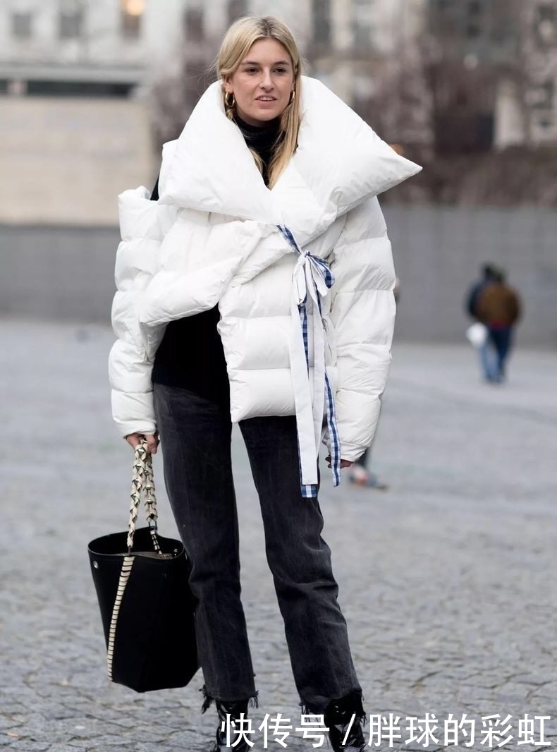 小个子|妹妹小个子这样穿搭,短款羽绒服+阔腿裤+高跟短靴显高时髦好看