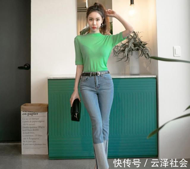 紧身衣 穿牛仔裤魅力动人,尽显气质之美,舒适修身展现经典时尚