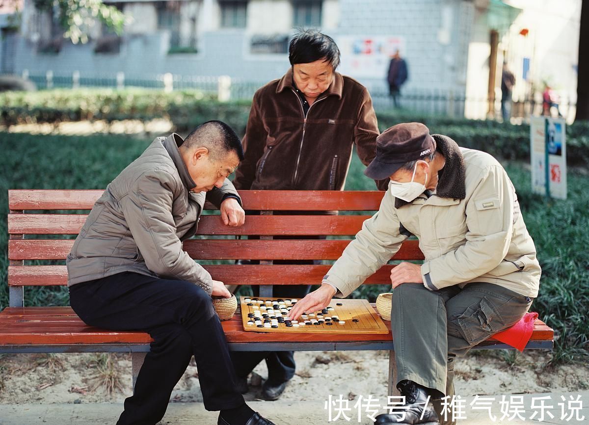 青钱柳|脚部出现3症状，代表糖尿病足来了不想截肢，牢记这3件事