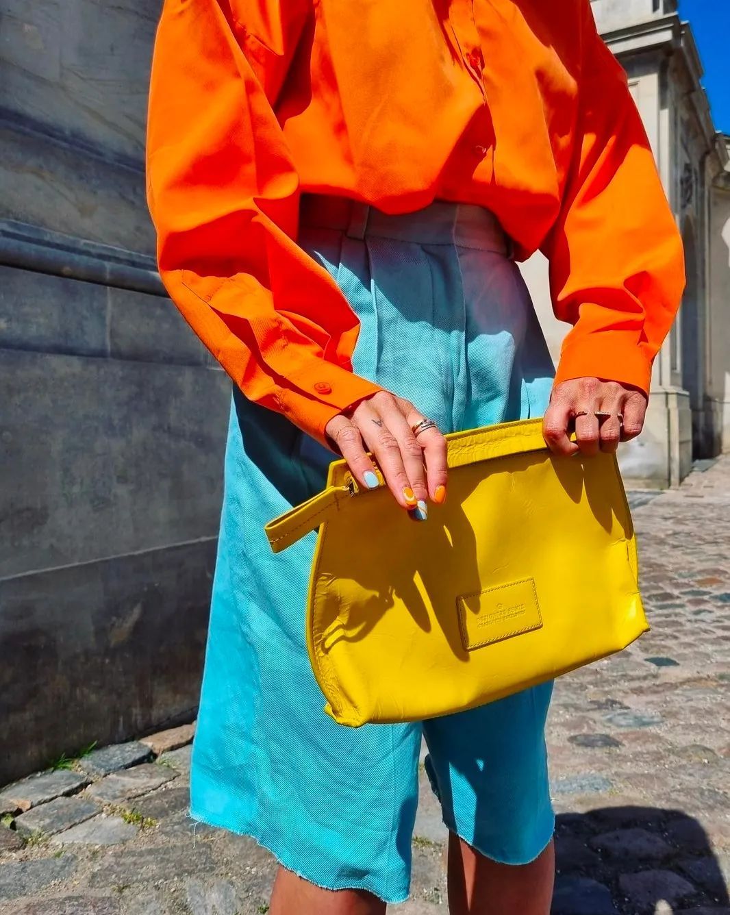 蕾丝|黑白灰穿腻了？今夏这6组彩色穿搭超显白，回头率100%