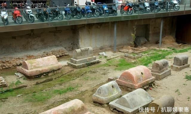 伦敦|伦敦墓地出土两具古代骸骨,考证猜测是罗马时期的我国奴隶