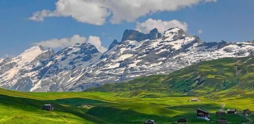 世界上最美的4座山，其中1座在中国，外媒评价为“神奇地理奇观”