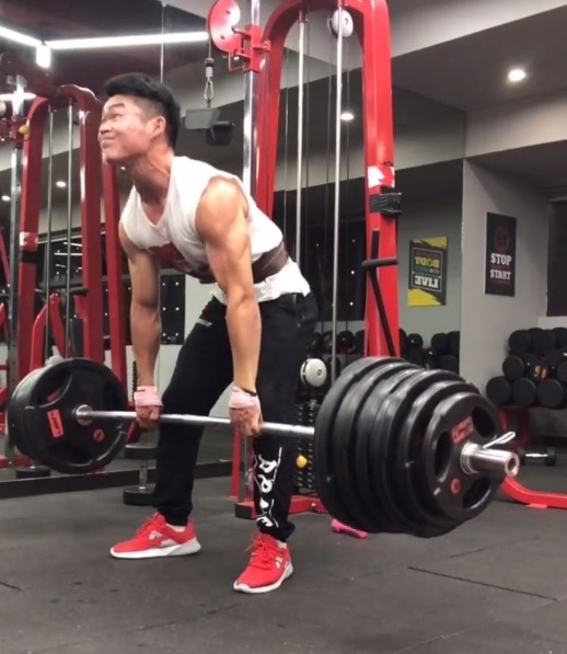 小毛睿|健身前骨瘦如柴，健身后蜕变成强壮的肌肉男，真励志！