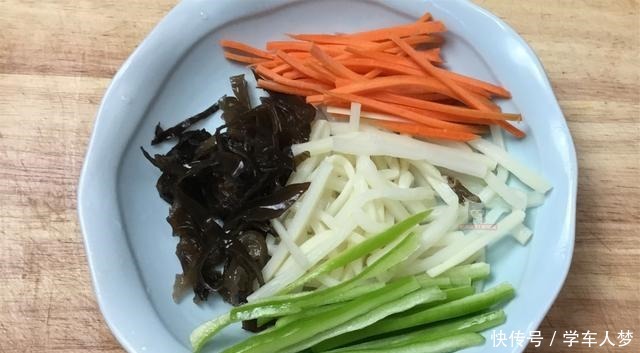 鱼香肉丝正宗的做法,老阿姨简单几步,肉丝不油不腻,家的味道!