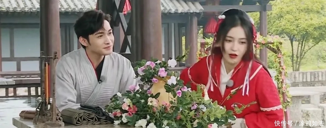 黄旭熙 《奔跑吧》太尴尬:黄旭熙叫错周也角色名,李纯跳樱花舞好违和