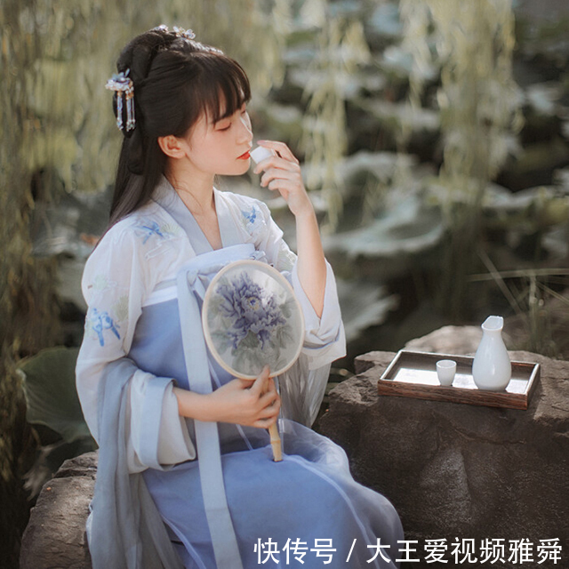 冯延巳|他是南唐宰相,模仿白居易写了一首词,知名度却超过原作