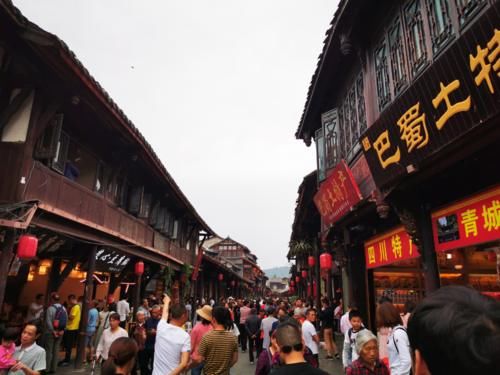 李花|成都近郊游最火的4个景点，春节游客非常多，你去了几个？