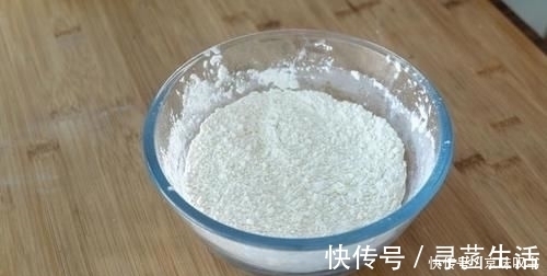 入口即化的桃酥，轻轻一碰就咬下来了，简单3步，配方比例超详细